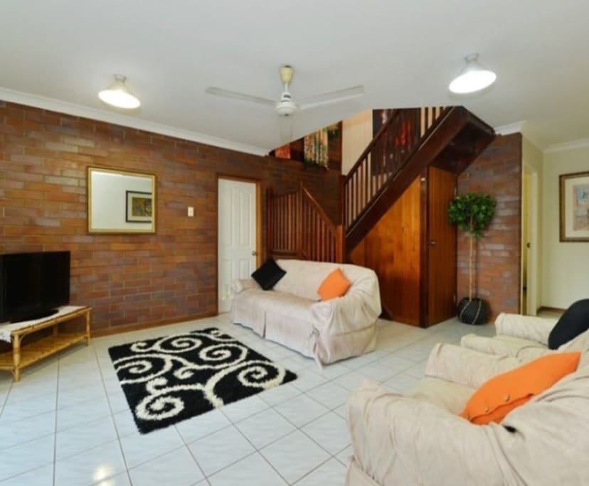 $300, Share-house, 5 bathrooms, Whitfield QLD 4870