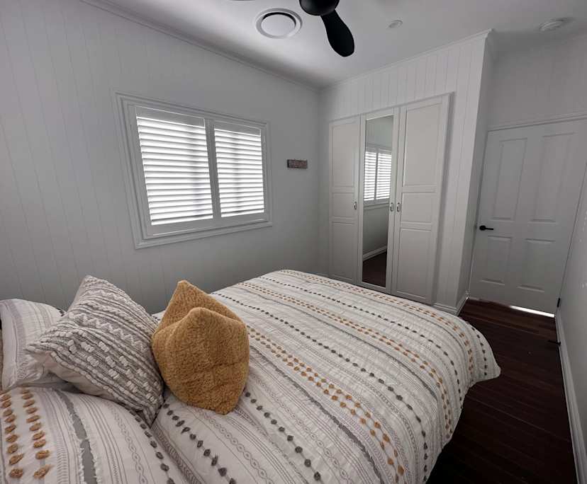 $330, Share-house, 4 bathrooms, Hawthorne QLD 4171