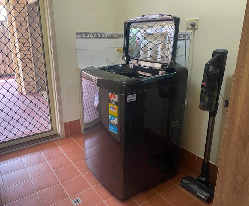 $470, Share-house, 5 bathrooms, Molendinar QLD 4214