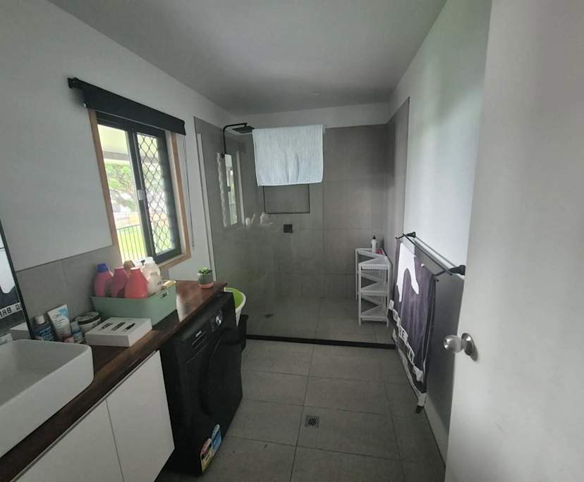 $250, Share-house, 3 bathrooms, West End QLD 4810