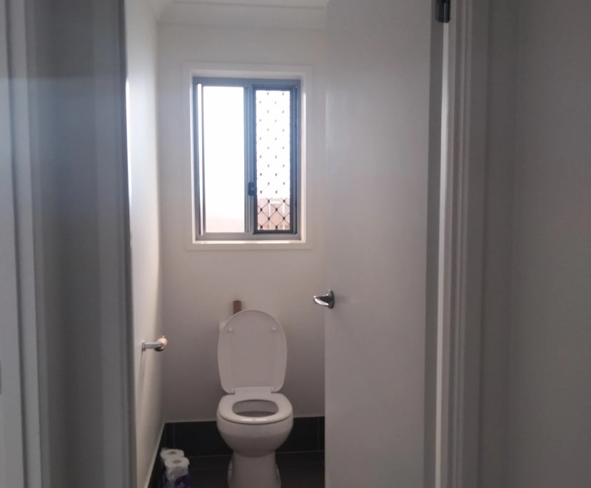 $230, Share-house, 3 bathrooms, Caloundra West QLD 4551