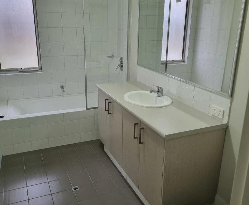 Unfurnished room in a share house
