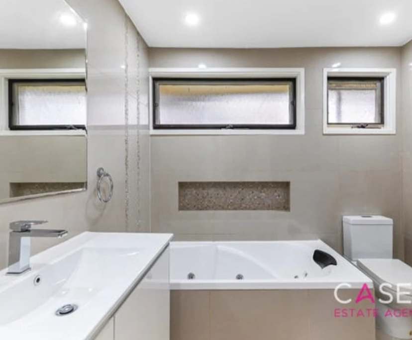 $350, Share-house, 2 bathrooms, Hampton Park VIC 3976