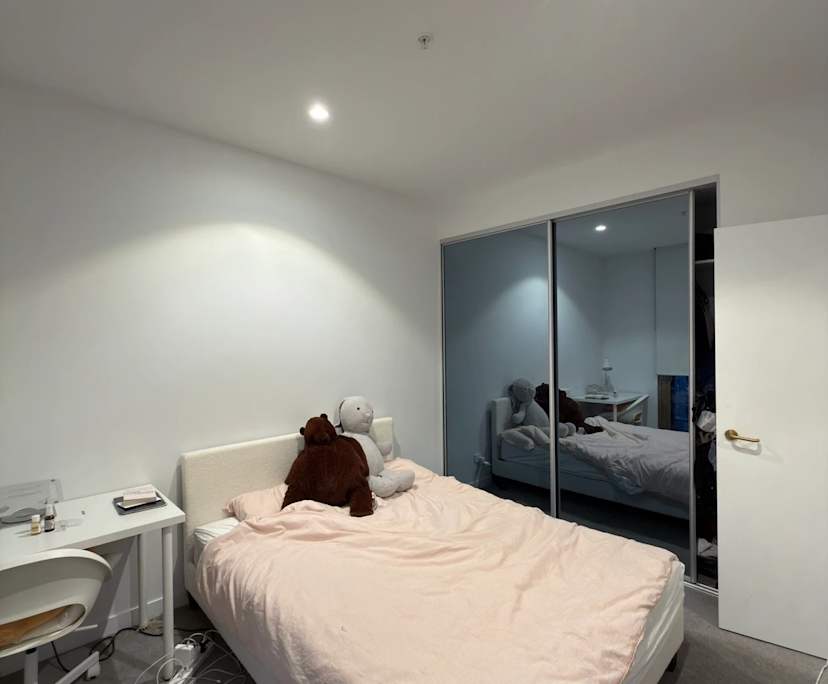 Furnished room in a flatshare