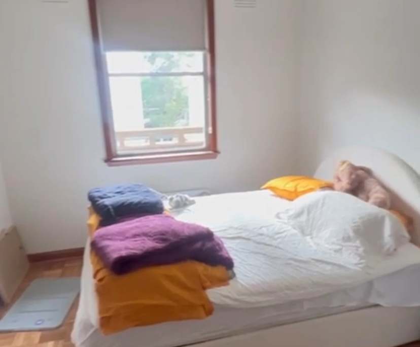 Furnished room in a flatshare