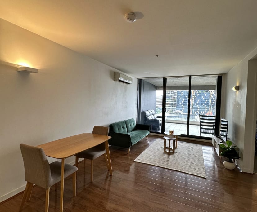 Furnished room with ensuite in a flatshare