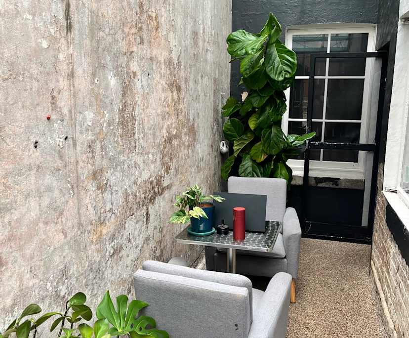 Furnished room in a share house