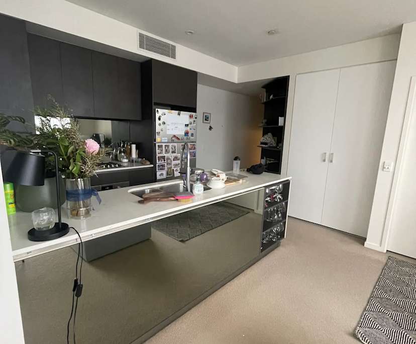 Furnished room with ensuite in a flatshare