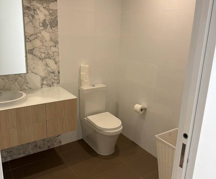 $350, Share-house, 4 bathrooms, Paradise Point QLD 4216