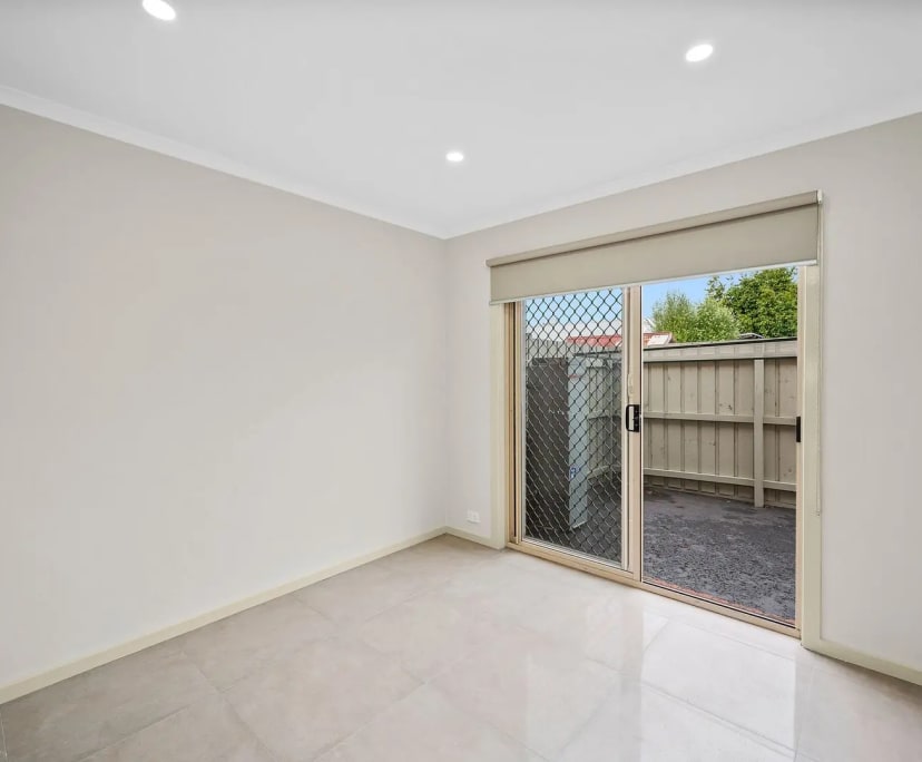 Unfurnished room in a share house