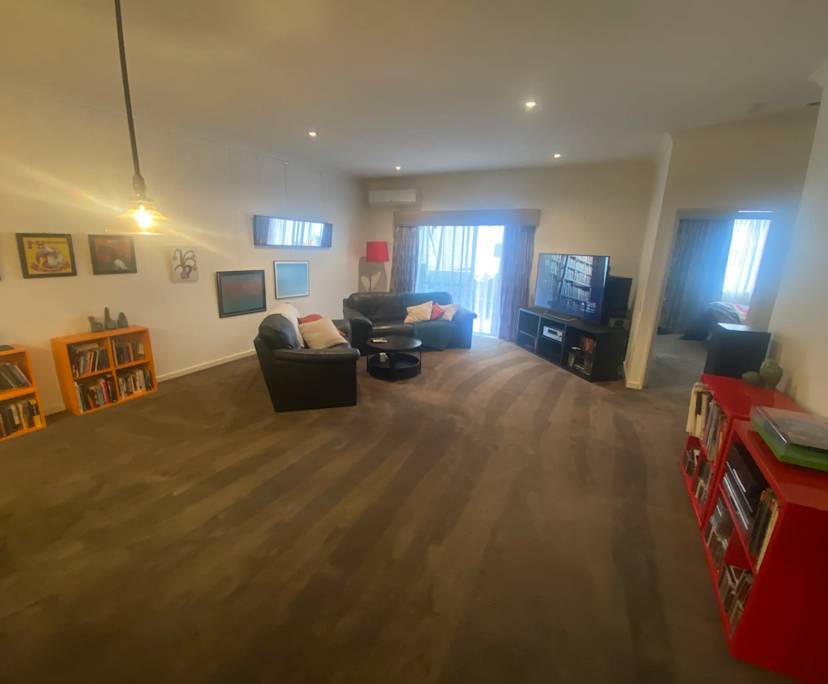Unfurnished room with own bathroom