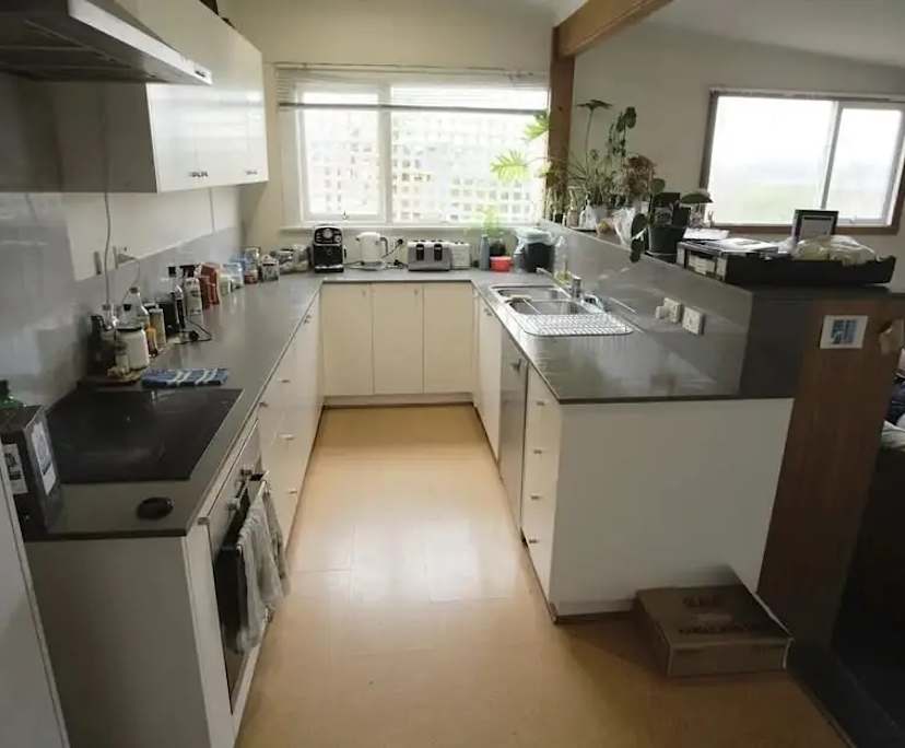 Room in a share house