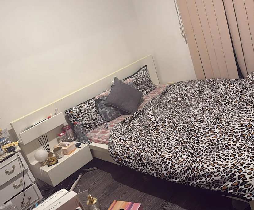 Room in a share house