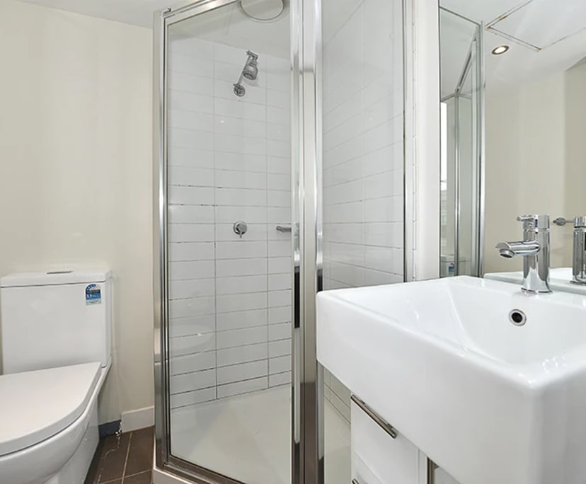 $695, Whole-property, 2 bathrooms, Melbourne VIC 3000