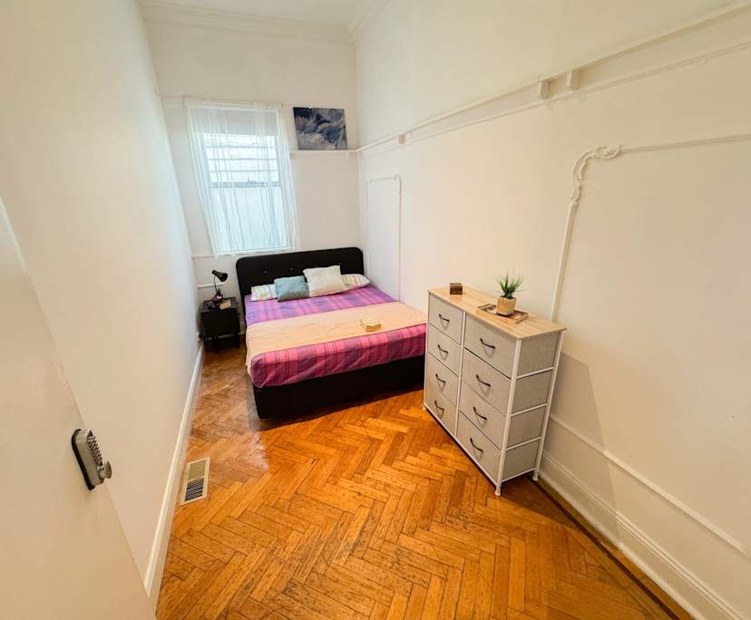 $350, Share-house, 6 bathrooms, Balaclava VIC 3183