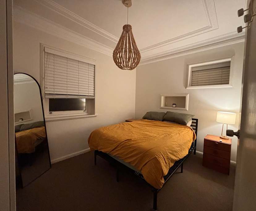 Furnished room in a flatshare