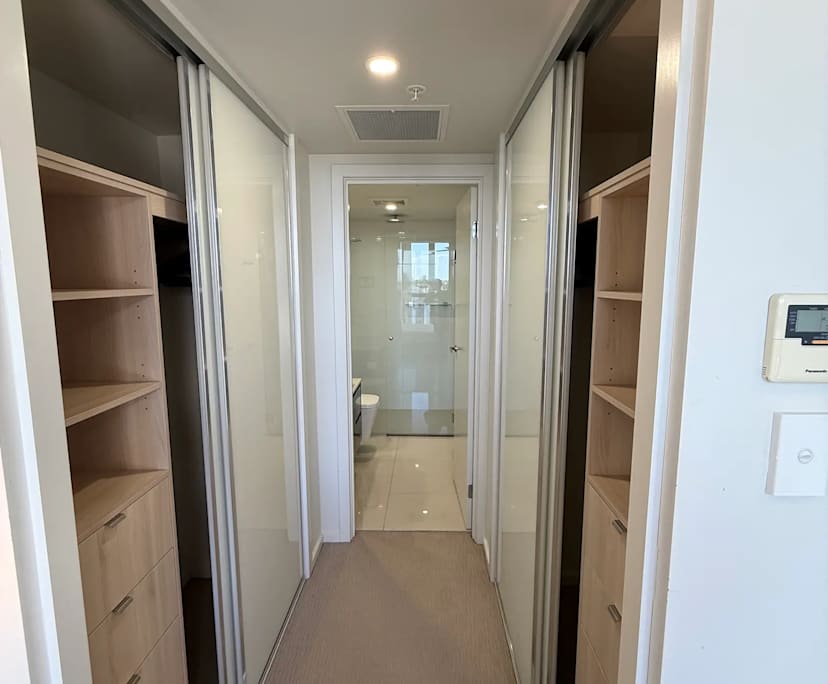 $450, Flatshare, 2 bathrooms, Toowong QLD 4066