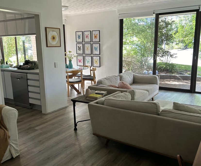 Furnished room in a flatshare