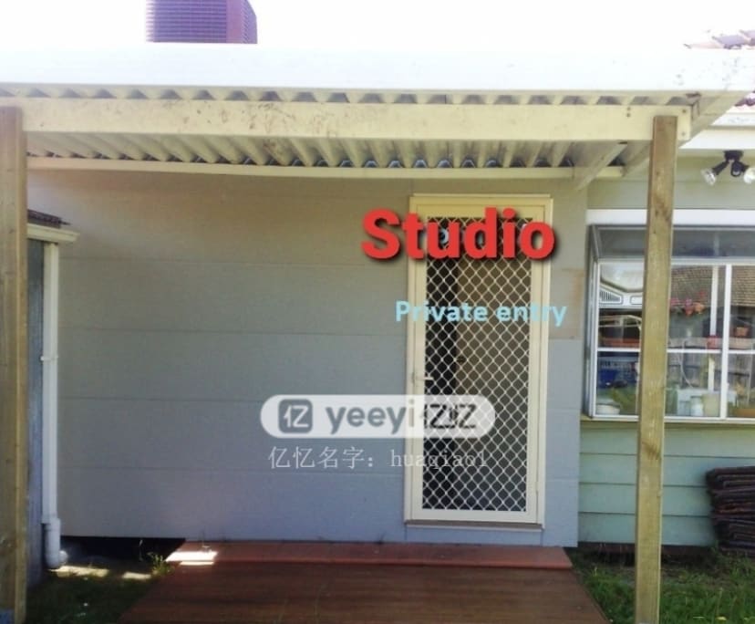 Furnished room studio flat for rent