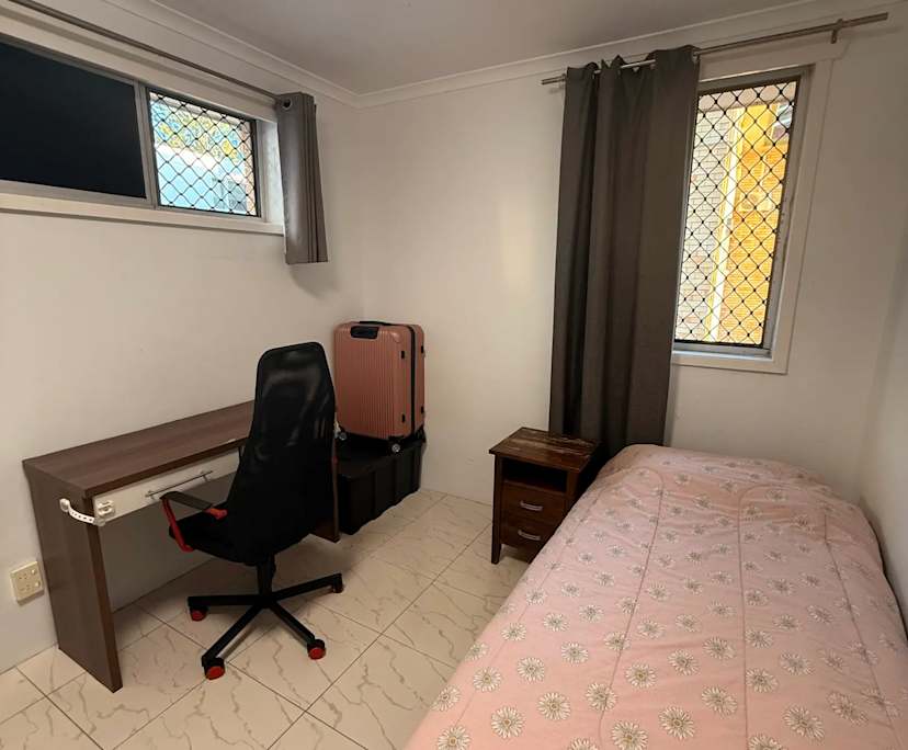 $280, Share-house, 4 bathrooms, Surfers Paradise QLD 4217