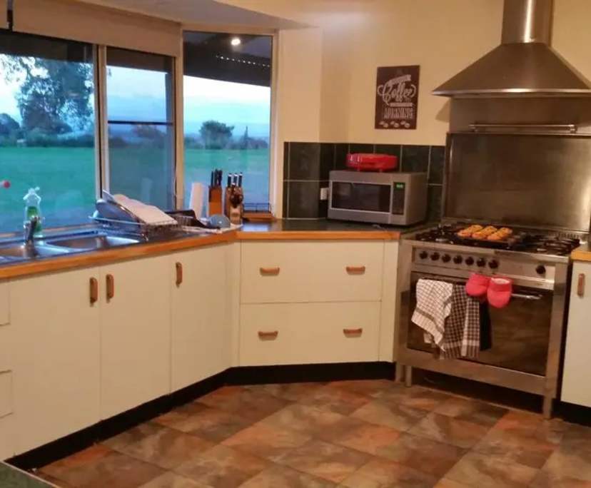 $180, Student-accommodation, 3 rooms, Laidley Heights QLD 4341, Laidley Heights QLD 4341