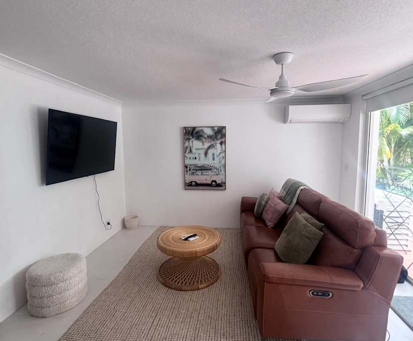 Furnished room with ensuite in a flatshare