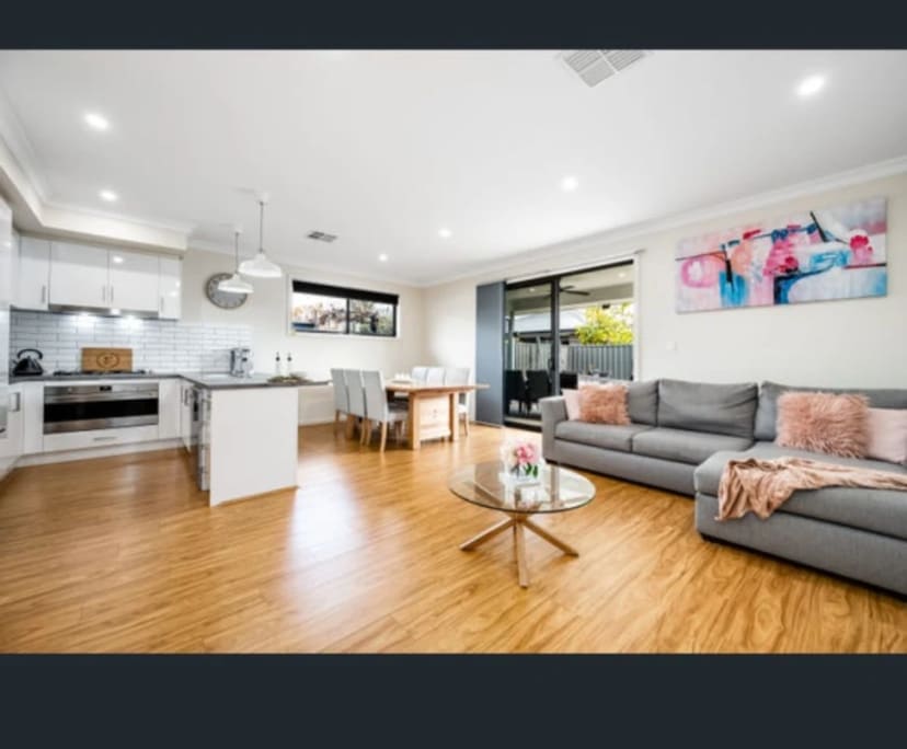 One Bed Flat for Rent in Seaton, Adelaide 250, Un...