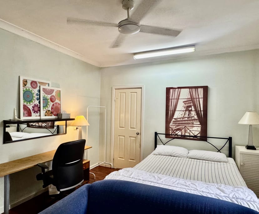 Furnished room in a share house