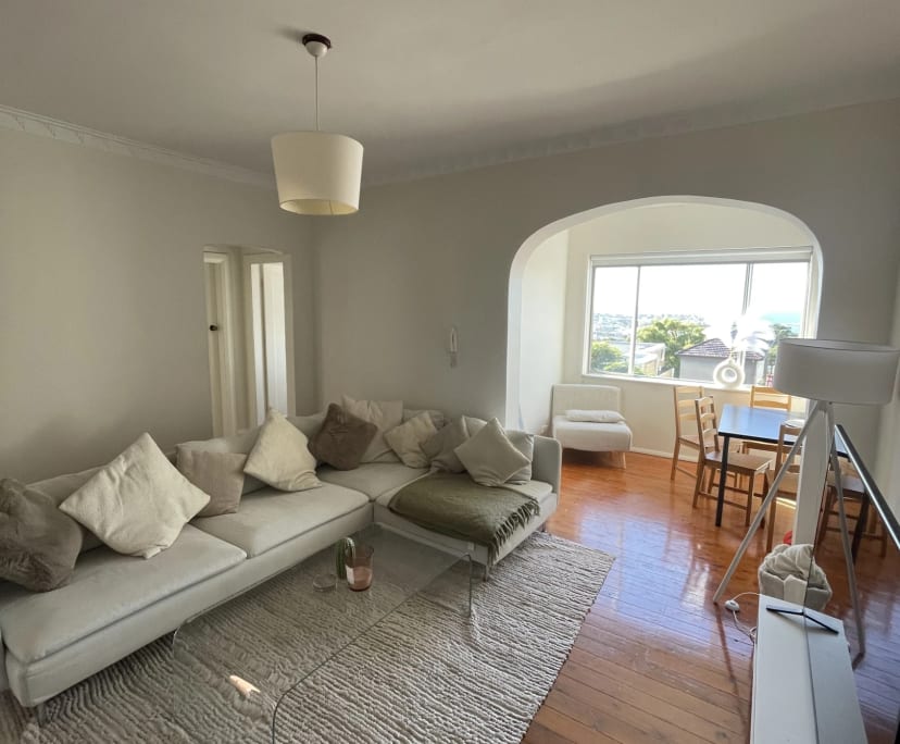 Furnished room in a flatshare