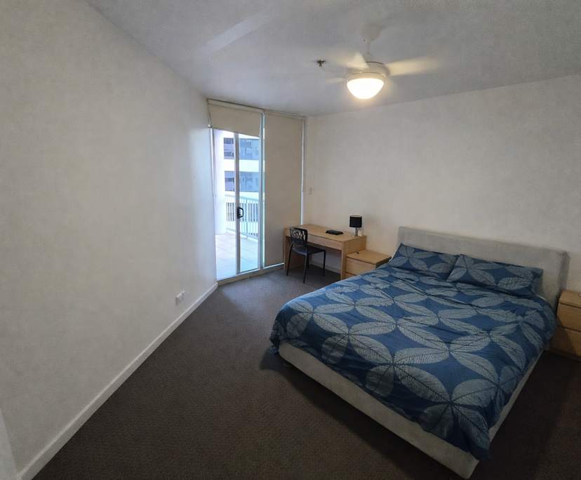 Furnished room with ensuite in a flatshare