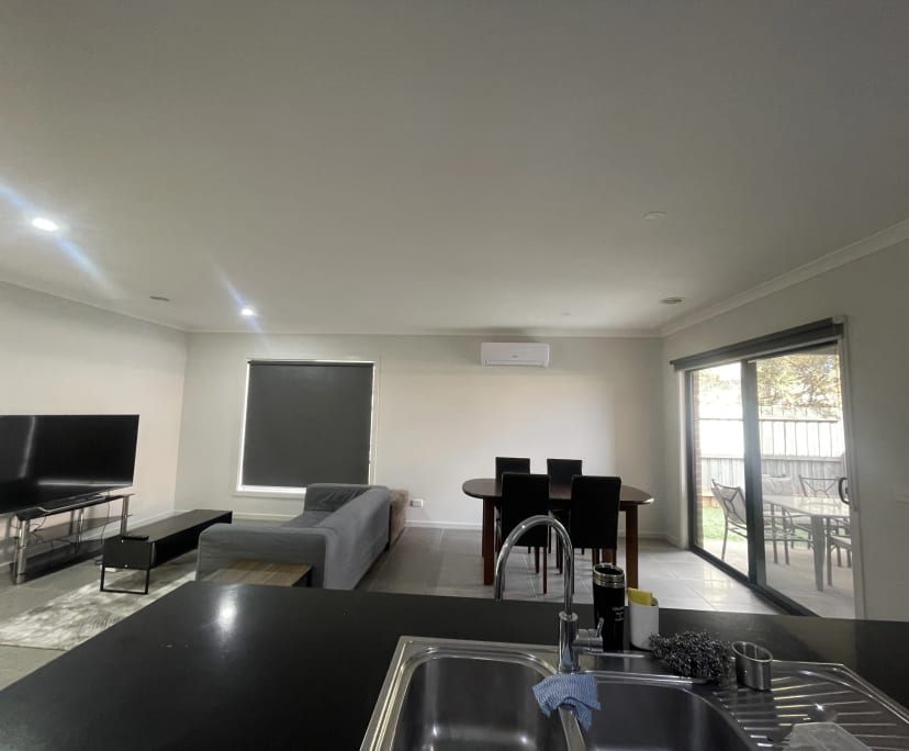 $250, Share-house, 4 bathrooms, Werribee VIC 3030
