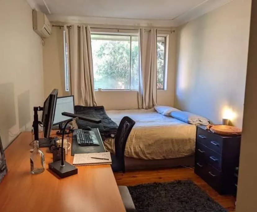 Furnished room in a flatshare