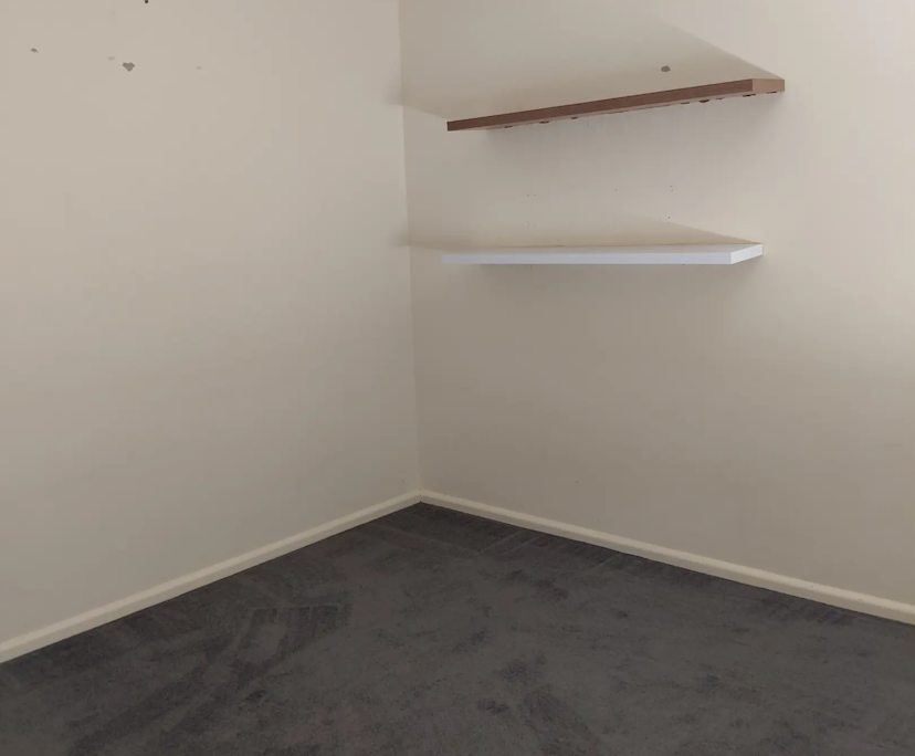 Unfurnished room in a flatshare