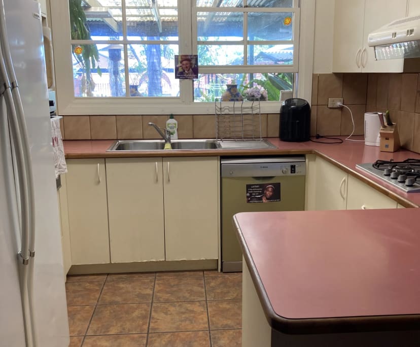 $275, Share-house, 3 bathrooms, Lavington NSW 2641