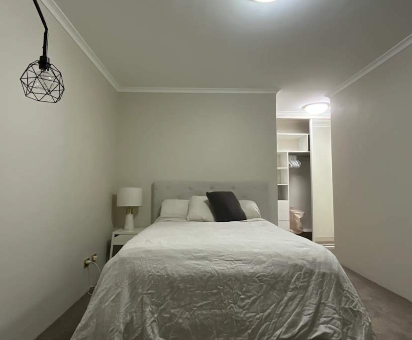 Furnished room with ensuite in a flatshare