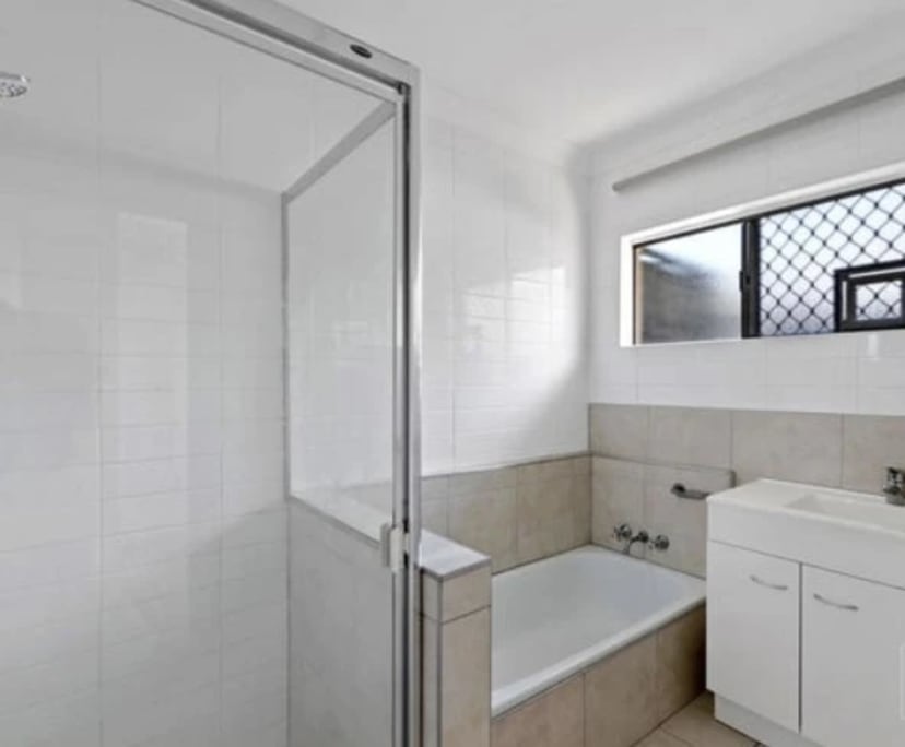 $188, Share-house, 3 bathrooms, Moffat Beach QLD 4551