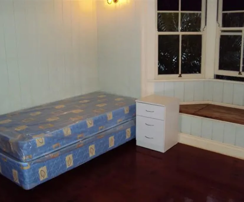 $230, Share-house, 4 bathrooms, East Brisbane QLD 4169