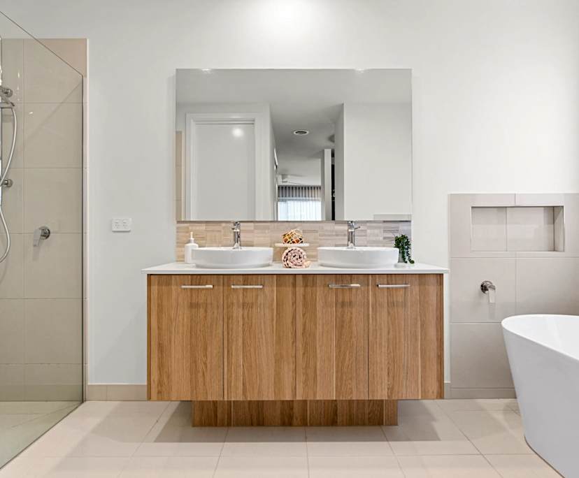 Furnished room with own bathroom