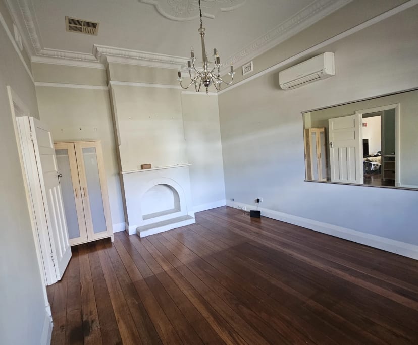 Unfurnished room in a share house