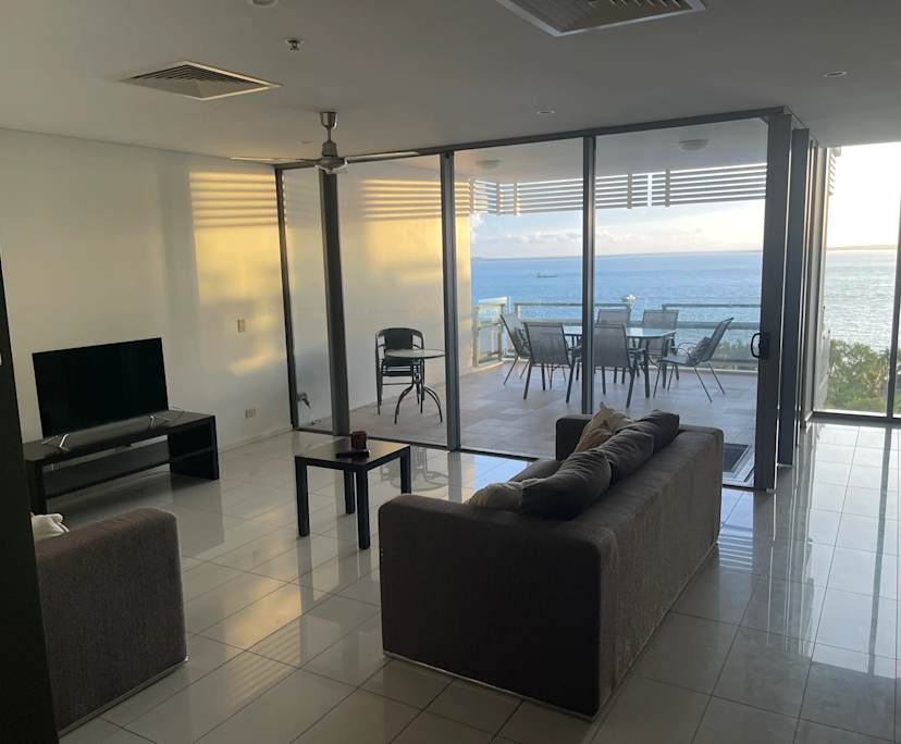 Furnished room with ensuite in a flatshare