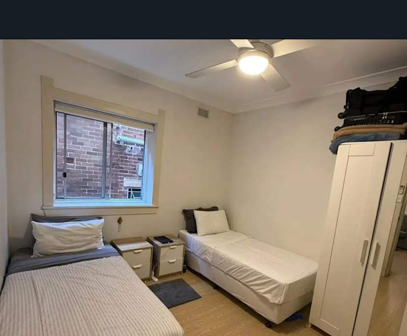 Furnished room in a flatshare