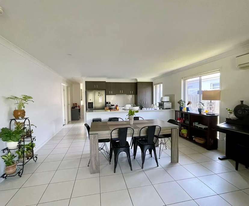 $265, Share-house, 4 bathrooms, Pacific Pines QLD 4211