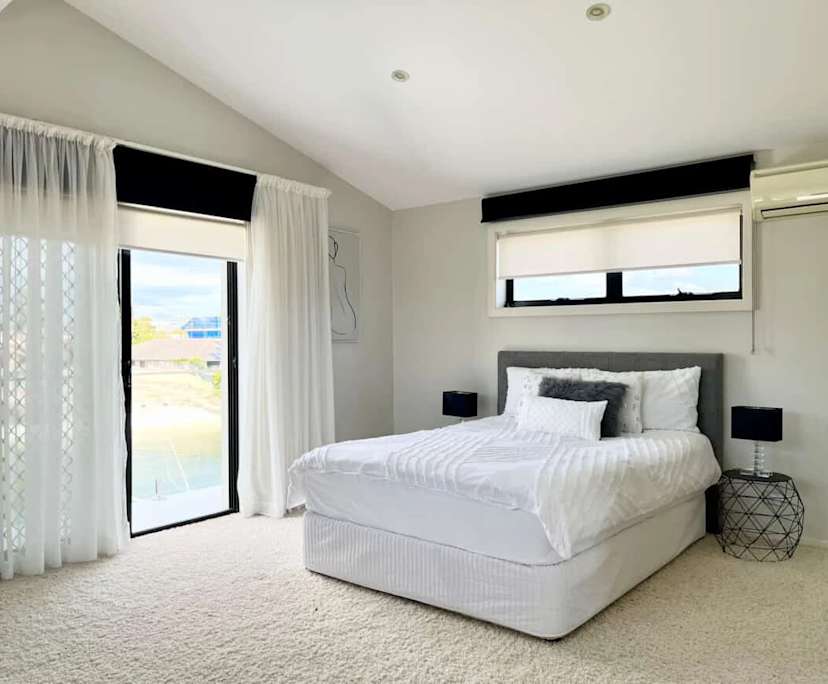 $570, Share-house, 3 bathrooms, Broadbeach Waters QLD 4218