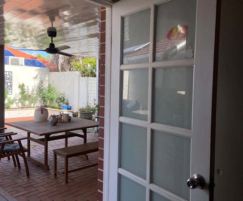 Room in a share house