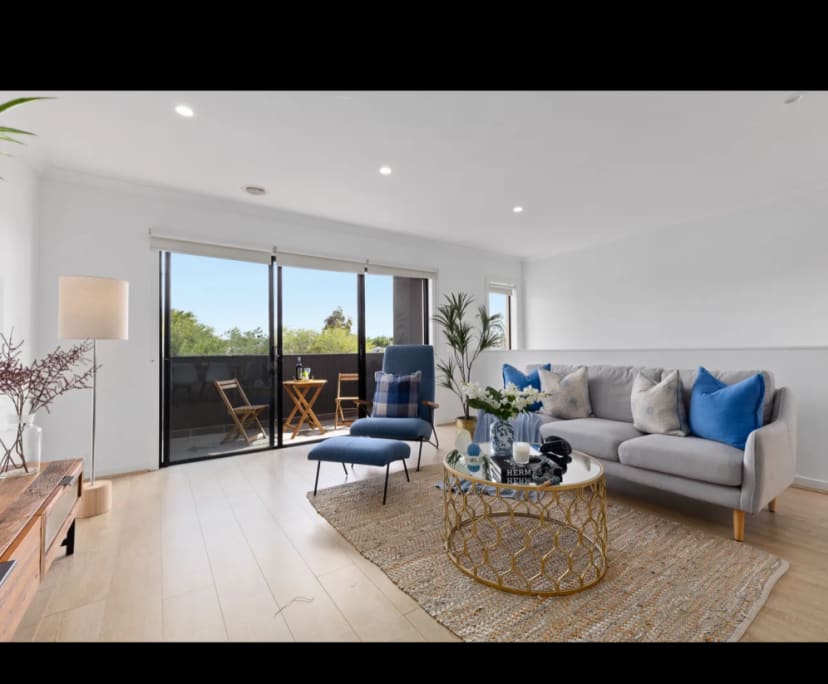Unfurnished room with own bathroom