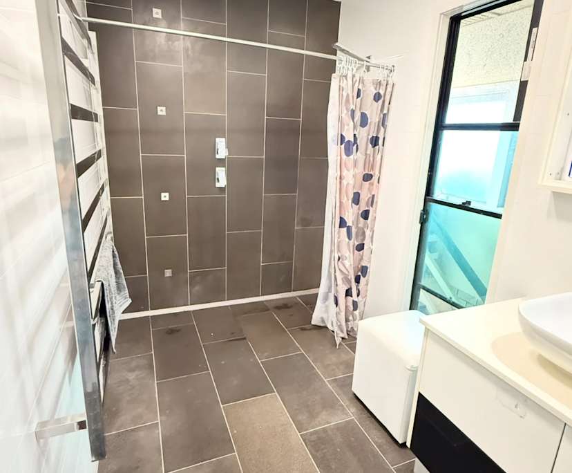 $320, Share-house, 3 bathrooms, Stafford QLD 4053