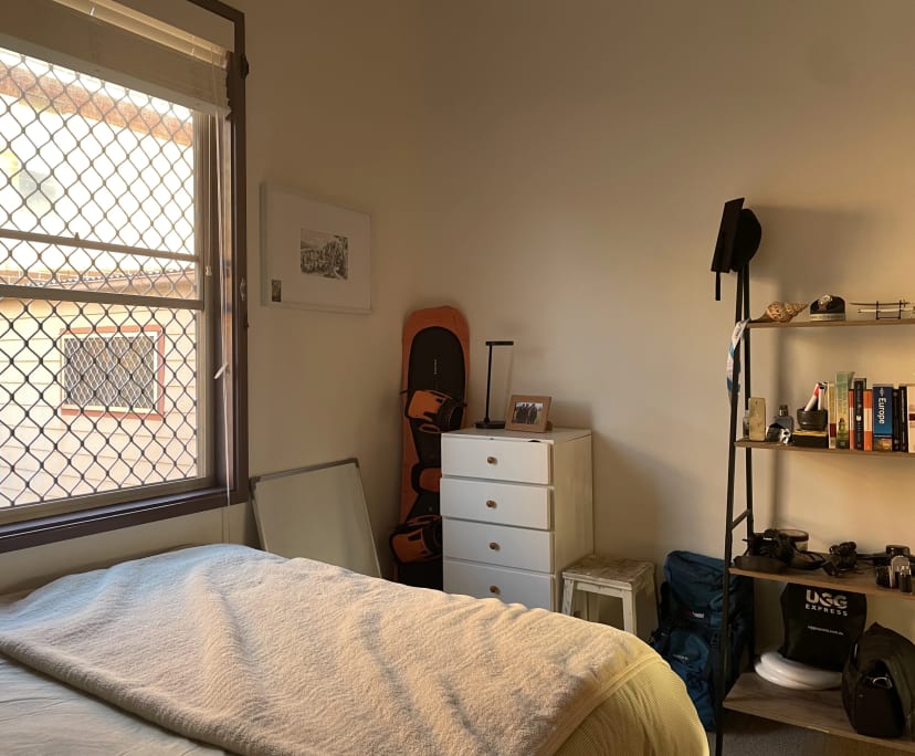 Room in a share house