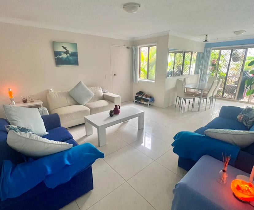 Furnished room in a flatshare