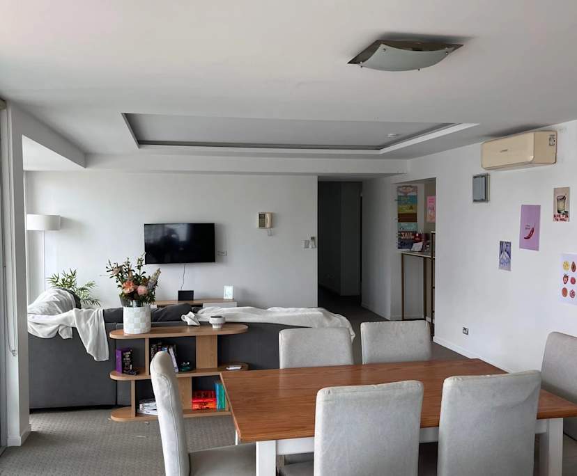 Furnished room in a flatshare