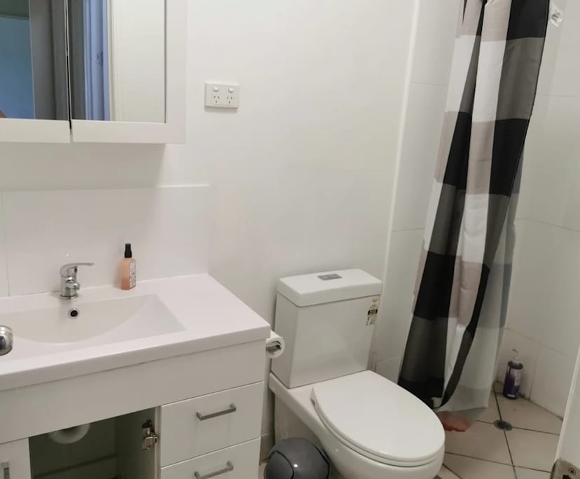 $260, Flatshare, 3 bathrooms, Cairns North QLD 4870